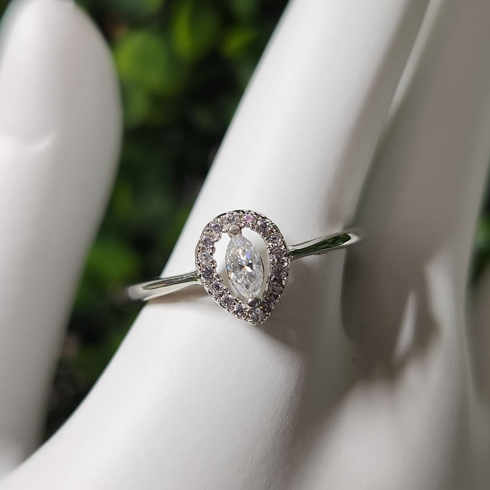 Women's Silver Moissanite Ring size 8